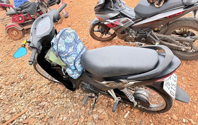 Truy đuổi hơn 5 km, bắt nóng kẻ trộm xe máy có 6 tiền án - Ảnh 2.