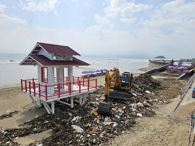 Rác đại dương tấn công Bãi Sau Vũng Tàu Sau công viên nghìn tỉ đồng - Ảnh 1. Rác đại dương tấn công Bãi Sau Vũng Tàu Sau công viên nghìn tỉ đồng - Ảnh 1.