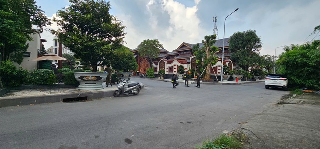 Công an kiểm tra biệt phủ của chủ thẩm mỹ viện Mailisa ở TP.HCM - Ảnh 1.