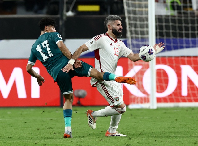 Ronaldo bị thẻ đỏ khiến Bồ Đ&agrave;o Nha chưa thể đến World Cup, play-off ch&acirc;u &Aacute; vẫn n&oacute;ng- Ảnh 3.