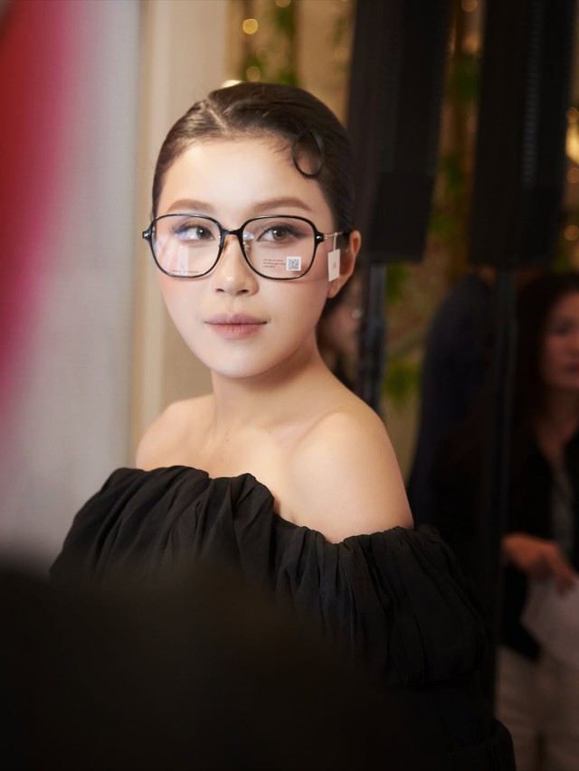 Dòng kính mắt toàn diện 'nhẹ như không' khiến dân văn phòng phát sốt- Ảnh 10.