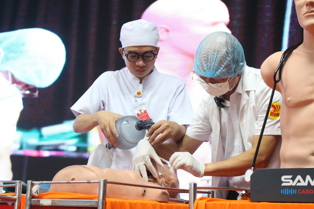 Hướng đi bền vững trong giáo dục nghề nghiệp giữa nhà trường và doanh nghiệp - Ảnh 2.