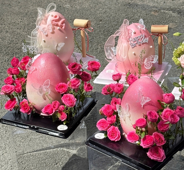 Độc lạ b&aacute;nh h&igrave;nh quả trứng &lsquo;g&acirc;y sốt&rsquo; mạng x&atilde; hội - Ảnh 1.