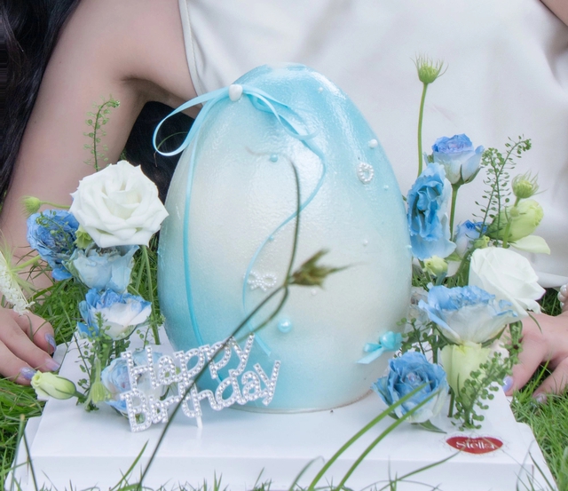 Độc lạ b&aacute;nh h&igrave;nh quả trứng &lsquo;g&acirc;y sốt&rsquo; mạng x&atilde; hội - Ảnh 4.