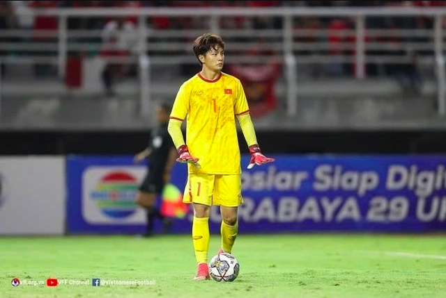 Ai sẽ là thủ môn số 1 của U.23 Việt Nam, thủ môn cao 1,91 m có mất suất?
- Ảnh 1.