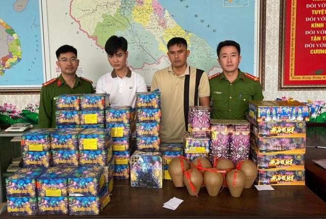 Bắt 8 bị can buôn bán 7 tấn pháo nổ qua 'chợ ngầm' trên Telegram- Ảnh 2. Bắt 8 bị can buôn bán 7 tấn pháo nổ qua 'chợ ngầm' trên Telegram- Ảnh 2.