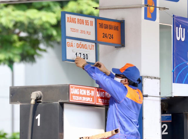 Giá xăng dầu hôm nay 13.11.2025: Dầu đảo chiều lao dốc mất 4%, xăng trong nước thế nào?- Ảnh 1.