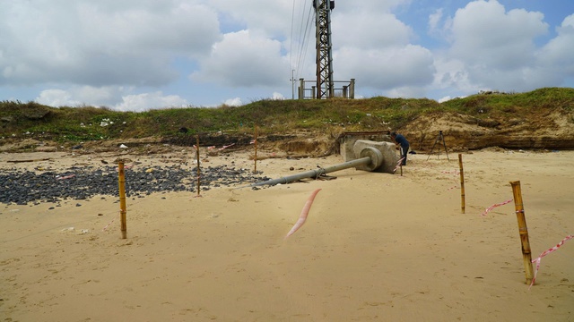 Sóng đánh sạt lở, lộ tuyến cáp ngầm xuyên biển cấp điện cho đặc khu Lý Sơn - Ảnh 3.