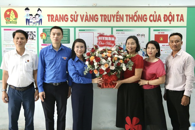 Chị Nguyễn Phạm Duy Trang gửi thư tri ân thầy phụ trách Đội- Ảnh 4.