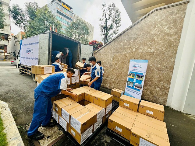 Rohto-Mentholatum VN tiếp tục đồng hành cùng đồng bào khắc phục hậu quả bão lụt năm 2025- Ảnh 1. Rohto-Mentholatum VN tiếp tục đồng hành cùng đồng bào khắc phục hậu quả bão lụt năm 2025- Ảnh 1.