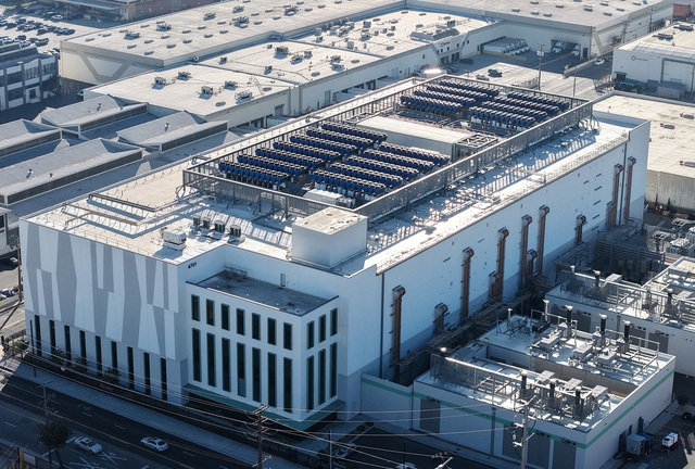 Giá điện Mỹ tăng cao do trung tâm dữ liệu AI trong bầu cử quan trọng - Ảnh 1.