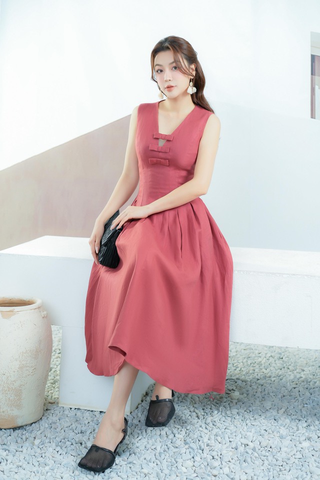 Nhẹ như mây trong từng bước đi với đầm linen Nhẹ như mây trong từng bước đi với đầm linen- Ảnh 5.