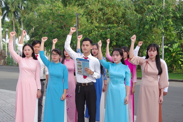 Đồng Tháp: Lan tỏa khát vọng cống hiến từ việc phát triển đảng viên trẻ - Ảnh 2.