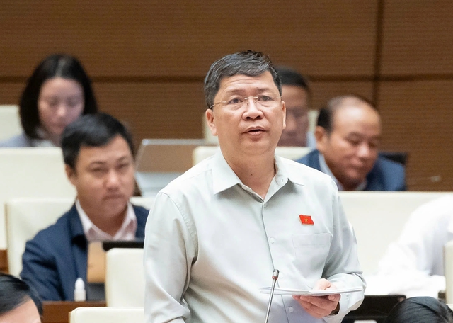 Đề xuất bỏ giấy phép xây dựng nhà dưới 7 tầng, Bộ trưởng Xây dựng nói gì?- Ảnh 1.