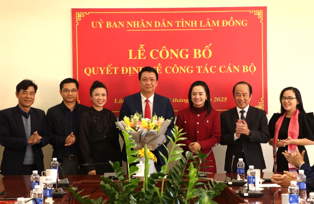 Ông Hoàng Văn Bằng được bổ nhiệm Giám đốc Sở Ngoại vụ tỉnh Lâm Đồng - Ảnh 2. Ông Hoàng Văn Bằng được bổ nhiệm Giám đốc Sở Ngoại vụ tỉnh Lâm Đồng - Ảnh 2.