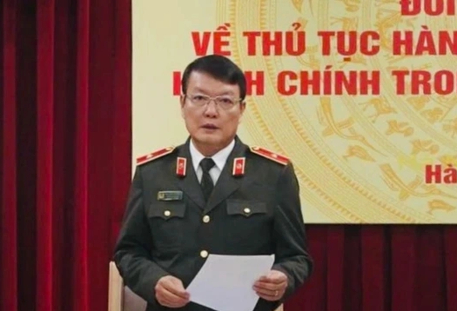 Thiếu tướng Nguyễn Bá Tuấn: Không còn tình trạng người dân xếp hàng dài làm hộ chiếu- Ảnh 1. Thiếu tướng Nguyễn Bá Tuấn: Không còn tình trạng người dân xếp hàng dài làm hộ chiếu- Ảnh 1.