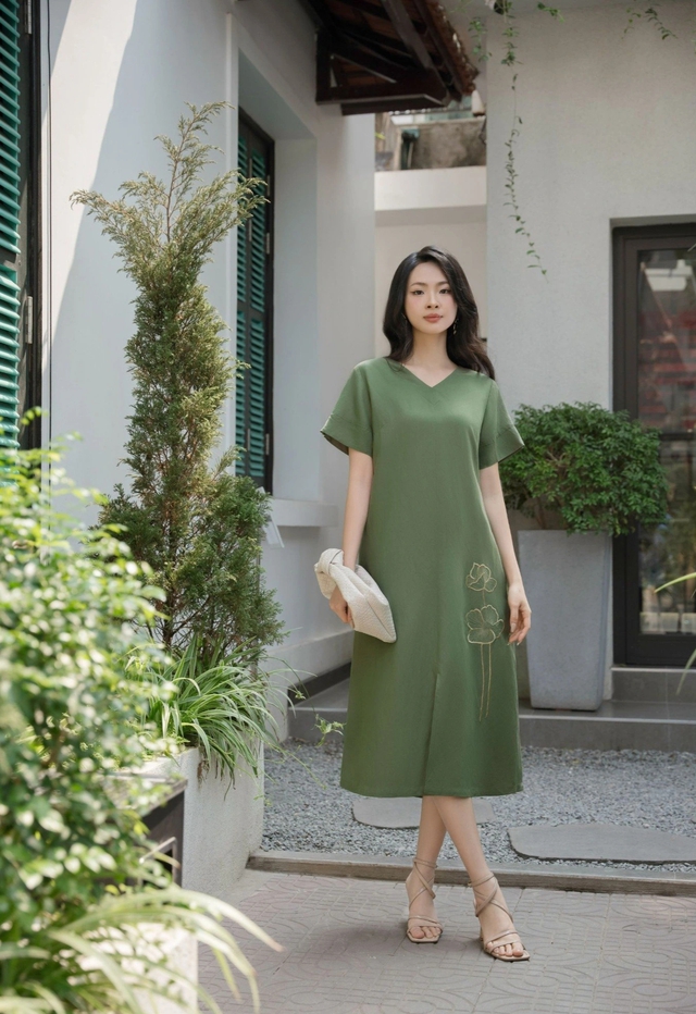 Nhẹ như mây trong từng bước đi với đầm linen Nhẹ như mây trong từng bước đi với đầm linen- Ảnh 2.