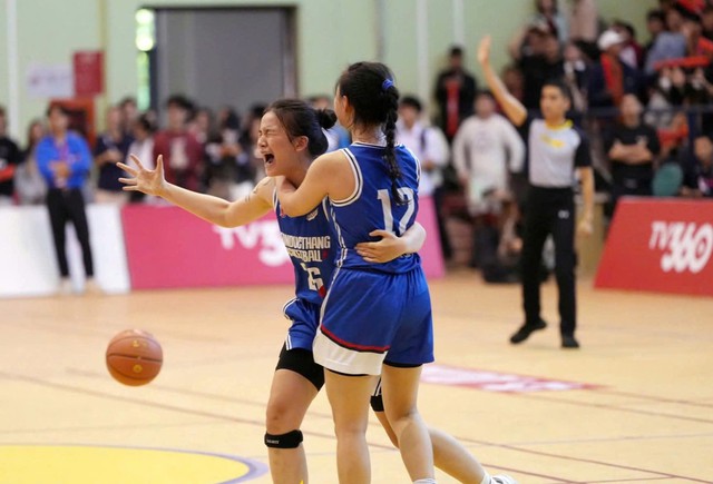Đội b&oacute;ng rổ nữ Trường ĐH T&ocirc;n Đức Thắng lần thứ 2 v&ocirc; địch to&agrave;n quốc- Ảnh 3.