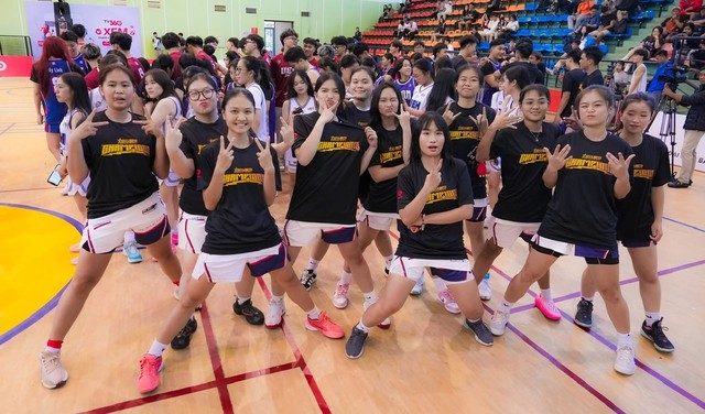 Đội b&oacute;ng rổ nữ Trường ĐH T&ocirc;n Đức Thắng lần thứ 2 v&ocirc; địch to&agrave;n quốc- Ảnh 4.