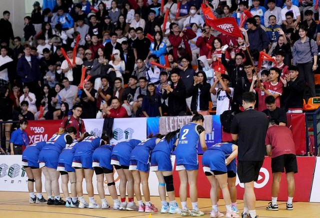 Đội b&oacute;ng rổ nữ Trường ĐH T&ocirc;n Đức Thắng lần thứ 2 v&ocirc; địch to&agrave;n quốc- Ảnh 6.