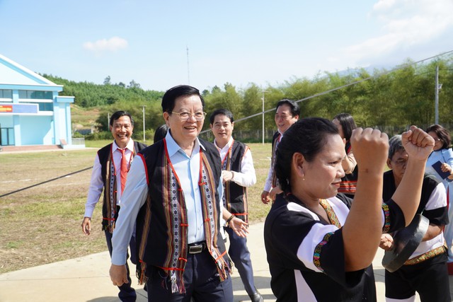 Ph&oacute; thủ tướng Mai Văn Ch&iacute;nh dự Ng&agrave;y hội Đại đo&agrave;n kết to&agrave;n d&acirc;n tộc Kh&aacute;nh H&ograve;a - Ảnh 1.
