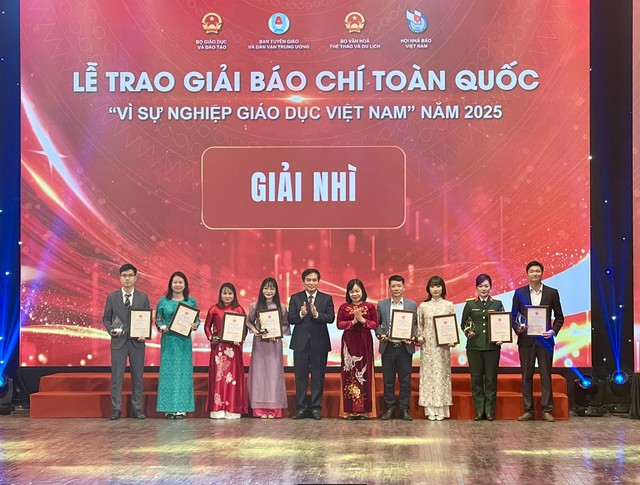 Báo Thanh Niên đạt giải ba trong giải Báo chí vì sự nghiệp giáo dục Việt Nam - Ảnh 2. Báo Thanh Niên đạt giải ba trong giải Báo chí vì sự nghiệp giáo dục Việt Nam - Ảnh 2.