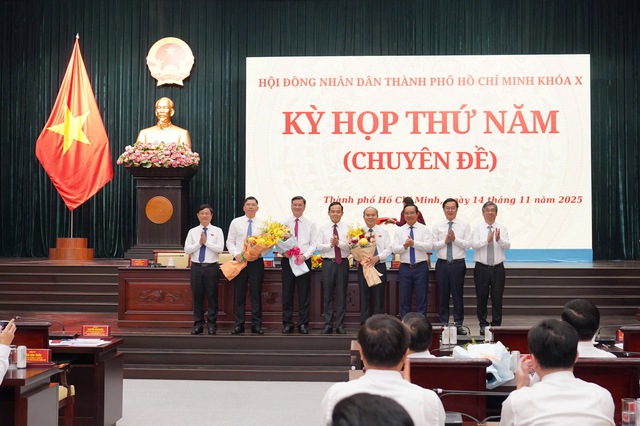 TP.HCM bầu bổ sung 3 phó chủ tịch UBND - Ảnh 1.