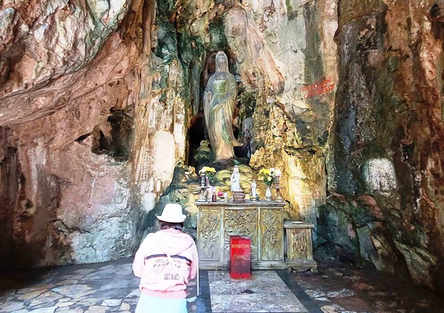 Cấp bách hạn chế xâm hại di sản ma nhai Ngũ Hành Sơn- Ảnh 1. Cấp bách hạn chế xâm hại di sản ma nhai Ngũ Hành Sơn- Ảnh 1.