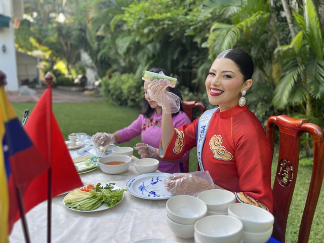 Hai hoa hậu của Venezuela tới thăm Đại sứ quán Việt Nam- Ảnh 5. Hai hoa hậu của Venezuela tới thăm Đại sứ quán Việt Nam- Ảnh 5.