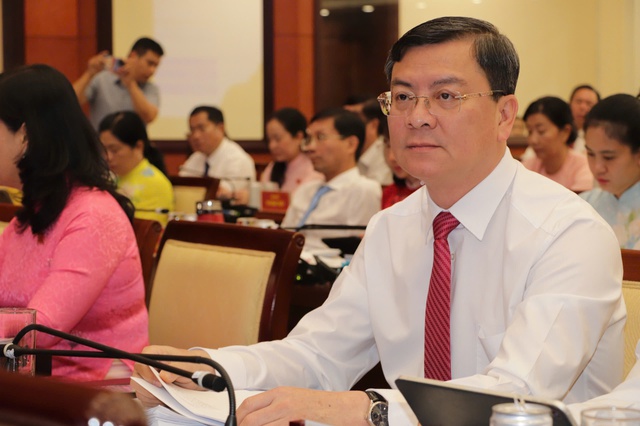 Giới thiệu ông Hoàng Nguyên Dinh, Nguyễn Công Vinh, Trần Văn Bảy bầu Phó chủ tịch UBND TP.HCM- Ảnh 2.