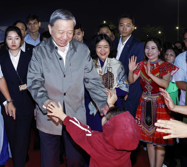 Tổng Bí thư: Đoàn kết để dựng xây non sông bền vững muôn đời - Ảnh 2.