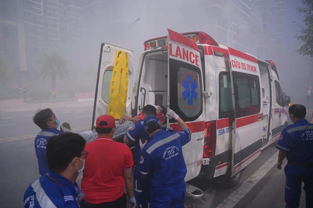 Công an TP.HCM tổ chức diễn tập cháy nổ quy mô lớn nhất năm - Ảnh 3.