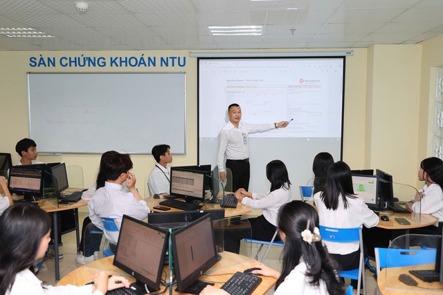 Đại học Nha Trang - Bước chuyển mình hướng tới đại học vùng - Ảnh 3.