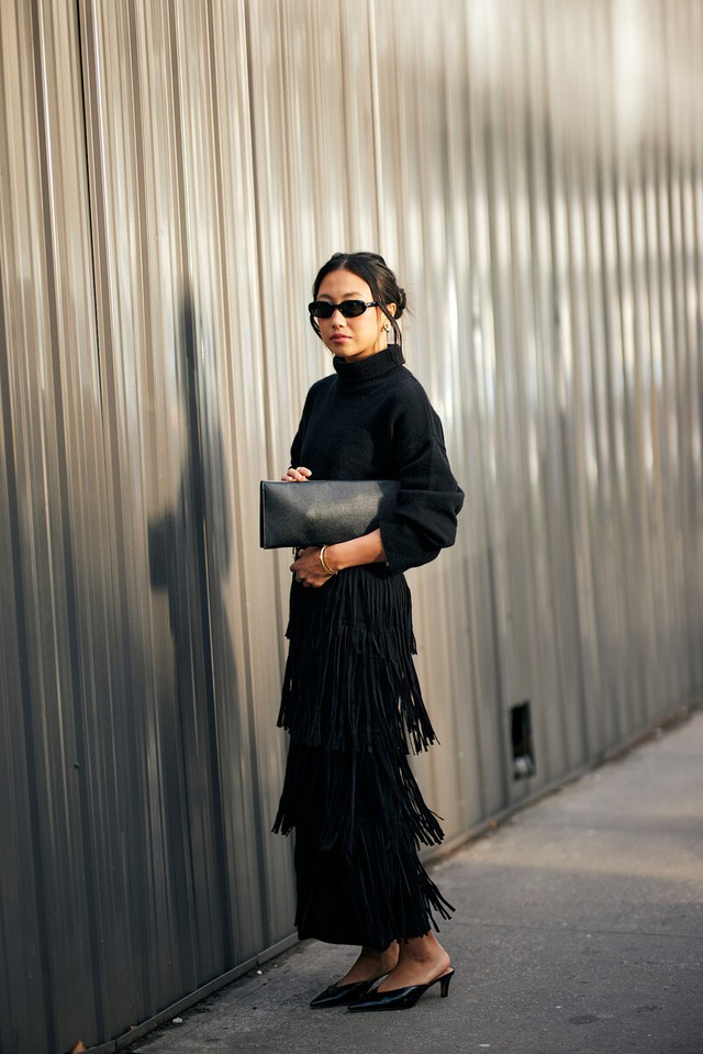 Những chân váy hợp nhất với dáng áo len, đi làm đi chơi đều đẹp- Ảnh 3.