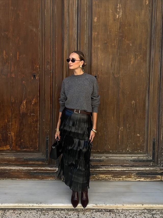 Những chân váy hợp nhất với dáng áo len, đi làm đi chơi đều đẹp- Ảnh 4.