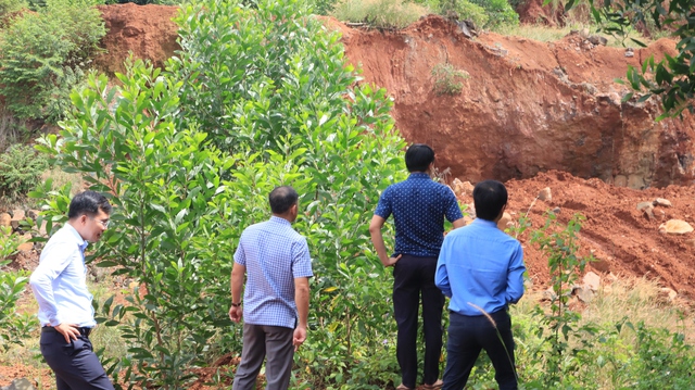 Vụ khai th&aacute;c kho&aacute;ng sản tr&aacute;i ph&eacute;p ở x&atilde; Bom Bo: 'Mỏ đ&aacute;'  nằm trong l&acirc;m phần- Ảnh 6.