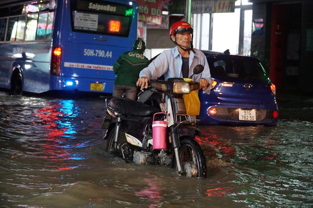 La Nina khiến mưa bão, rét đậm rét hại kéo dài
- Ảnh 1. La Nina khiến mưa bão, rét đậm rét hại kéo dài
- Ảnh 1.
