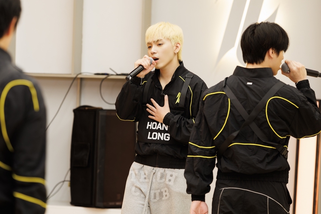 Dàn 'Tân binh toàn năng' khiến nhóm nhạc Đài Loan 'nổi da gà'
- Ảnh 3. Dàn 'Tân binh toàn năng' khiến nhóm nhạc Đài Loan 'nổi da gà'
- Ảnh 3.