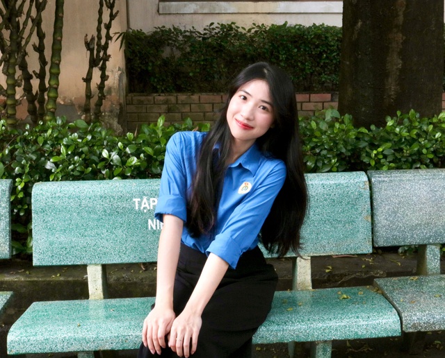 Cô giáo xinh đẹp lan tỏa năng lượng tích cực trong lớp học và trên mạng - Ảnh 2.