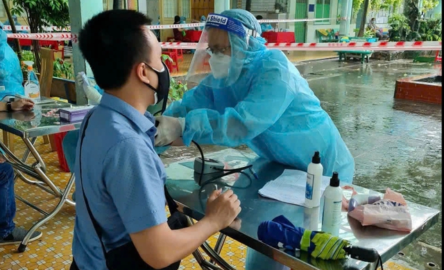 Hệ số lương đặc thù của nhà giáo là gì, vì sao đang gây tranh luận? - Ảnh 3.