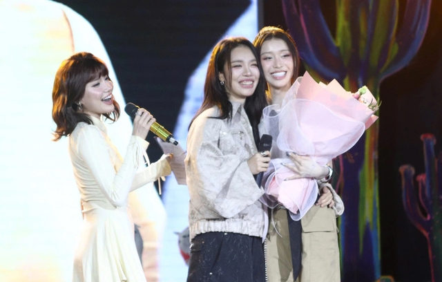 Han Sara dành 8 năm để chứng minh là ca sĩ Việt  - Ảnh 3.