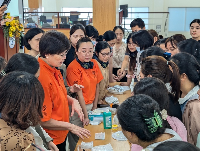 Singapore: 5 tỉ đồng cho chương trình tình nguyện y tế tại Ấn Độ và Việt Nam - Ảnh 2.