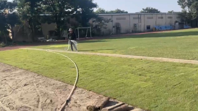 Sân phụ Mỹ Đình được thử nghiệm trồng loại cỏ cực mới, đại tu mặt sân chính đầu năm 2026- Ảnh 2.