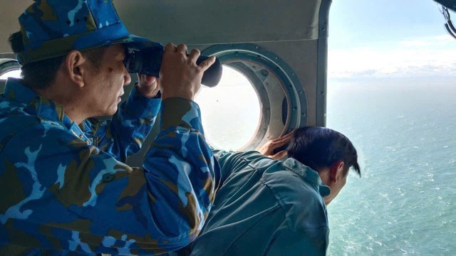 Chủ tịch nước tặng Huân chương dũng cảm cho hai ngư dân Lý Sơn cứu người trong bão- Ảnh 2. Chủ tịch nước tặng Huân chương dũng cảm cho hai ngư dân Lý Sơn cứu người trong bão- Ảnh 2.