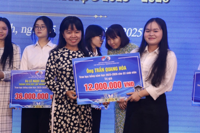 Học bổng đồng hành, hỗ trợ sinh viên suốt chặng đường học đại học - Ảnh 2.