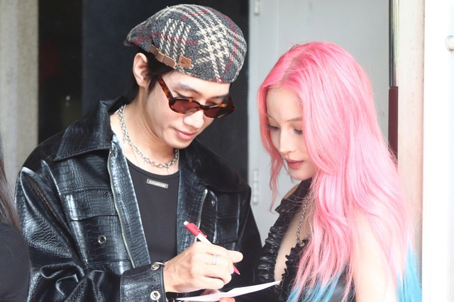 Han Sara dành 8 năm để chứng minh là ca sĩ Việt  - Ảnh 9.