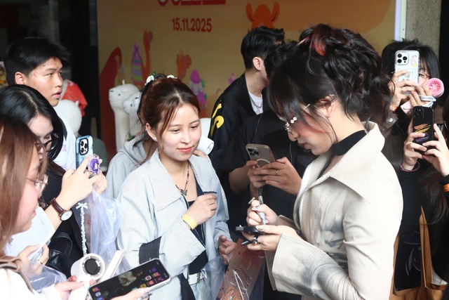 Han Sara dành 8 năm để chứng minh là ca sĩ Việt  - Ảnh 10.