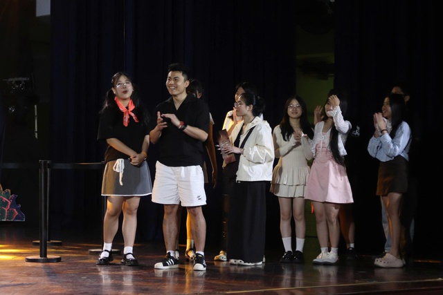 Han Sara dành 8 năm để chứng minh là ca sĩ Việt  - Ảnh 8.