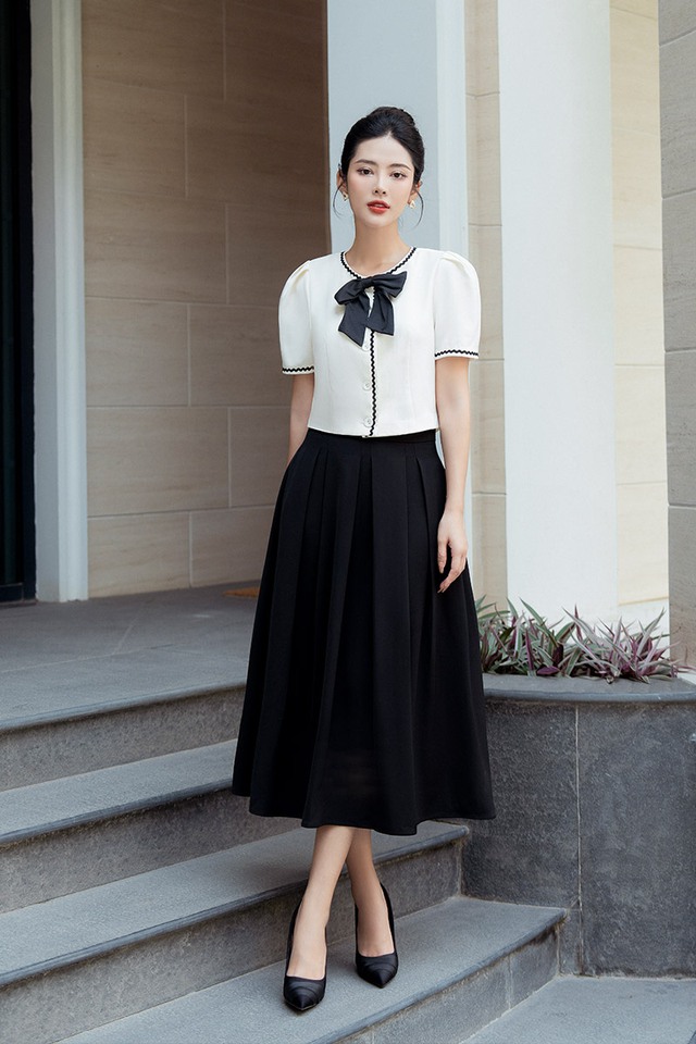 Rạng ngời khí chất với chân váy xếp ly- Ảnh 3. Rạng ngời khí chất với chân váy xếp ly- Ảnh 3.