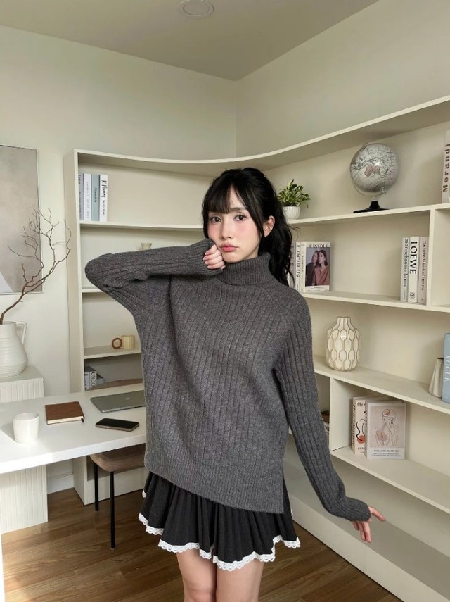 Mảnh ghép cho mùa đông ấm áp là bản phối với áo len cổ lọ- Ảnh 3.